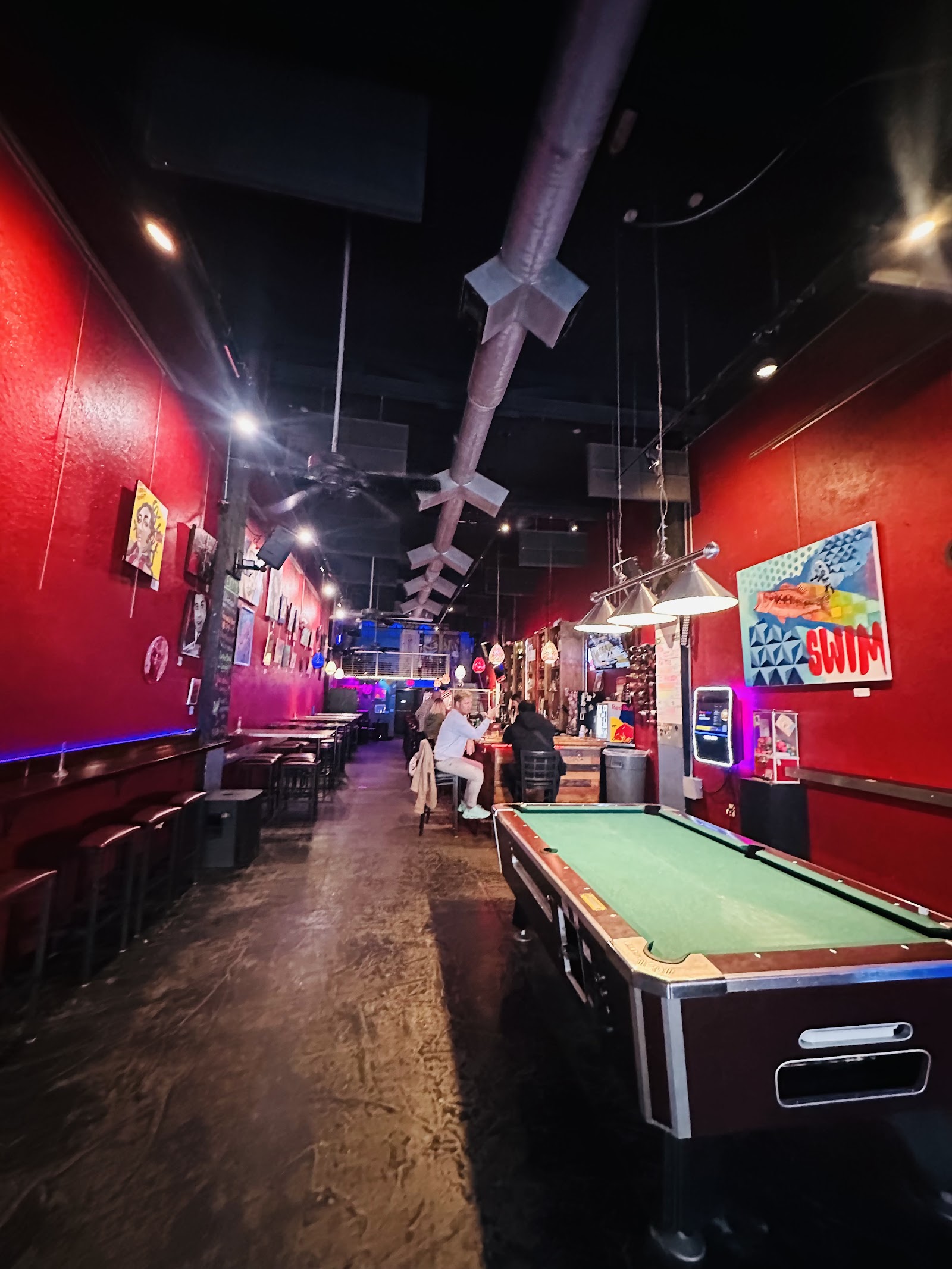 Bar@548