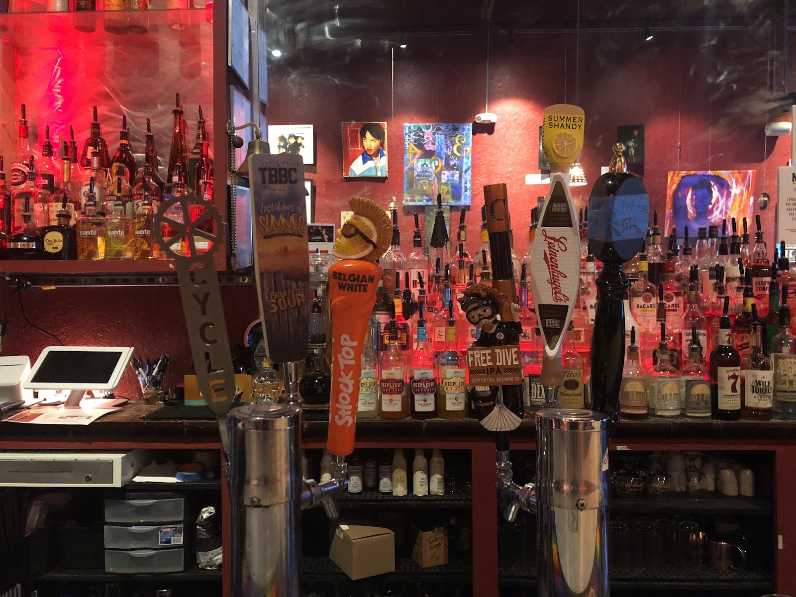 Bar@548