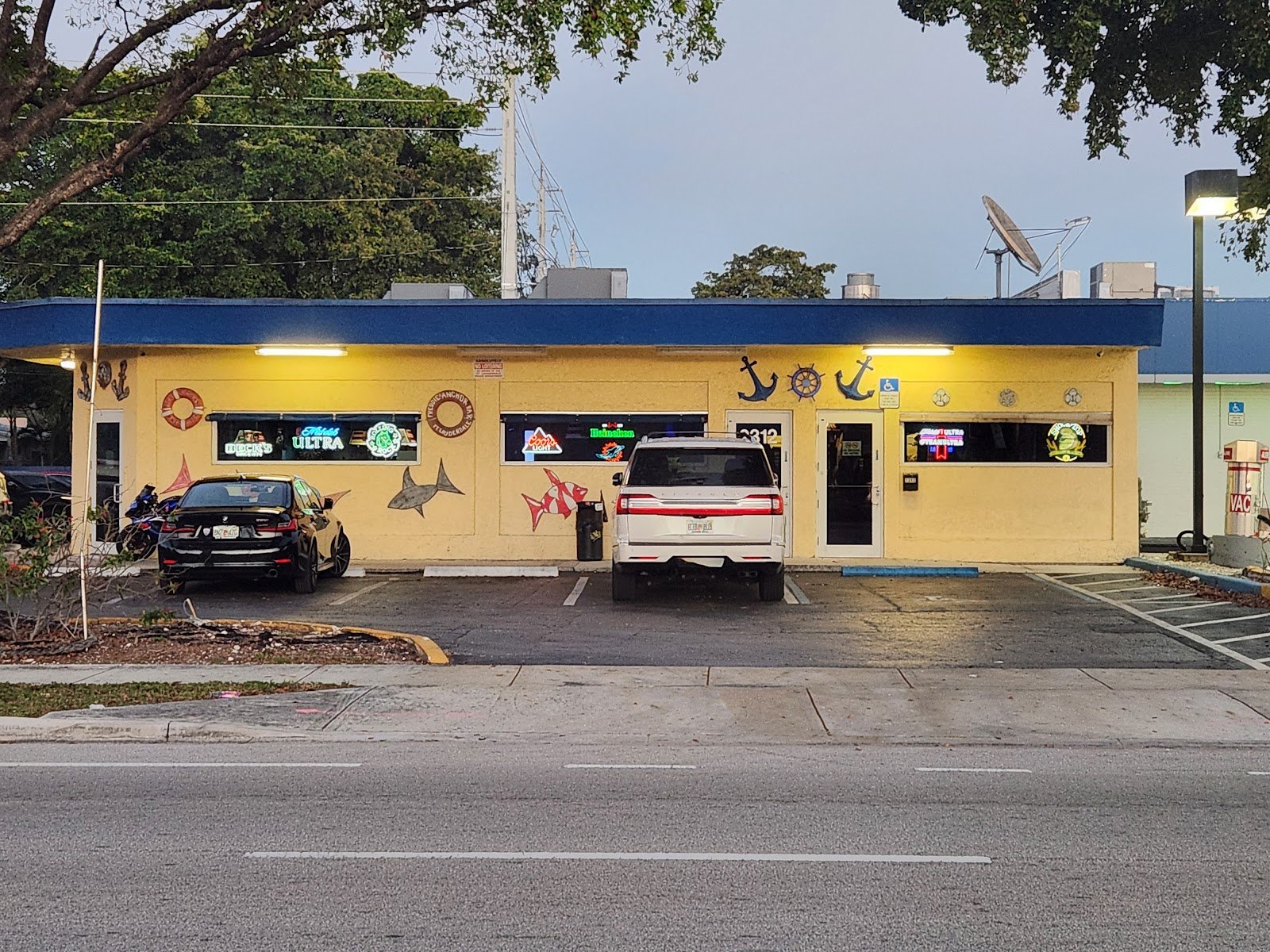Freddie's Anchor Sports Grill