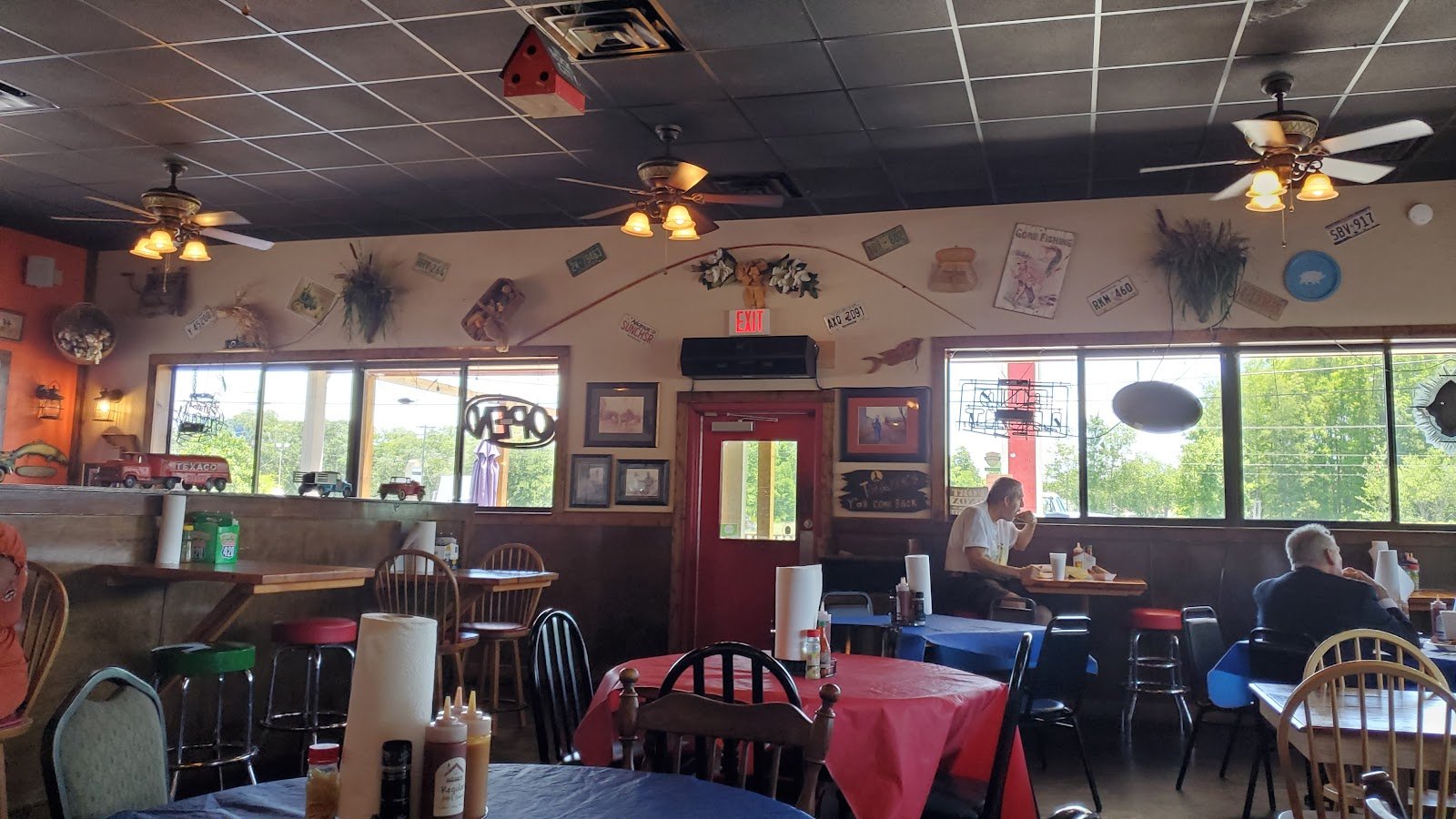 Hank's Catfish & BBQ