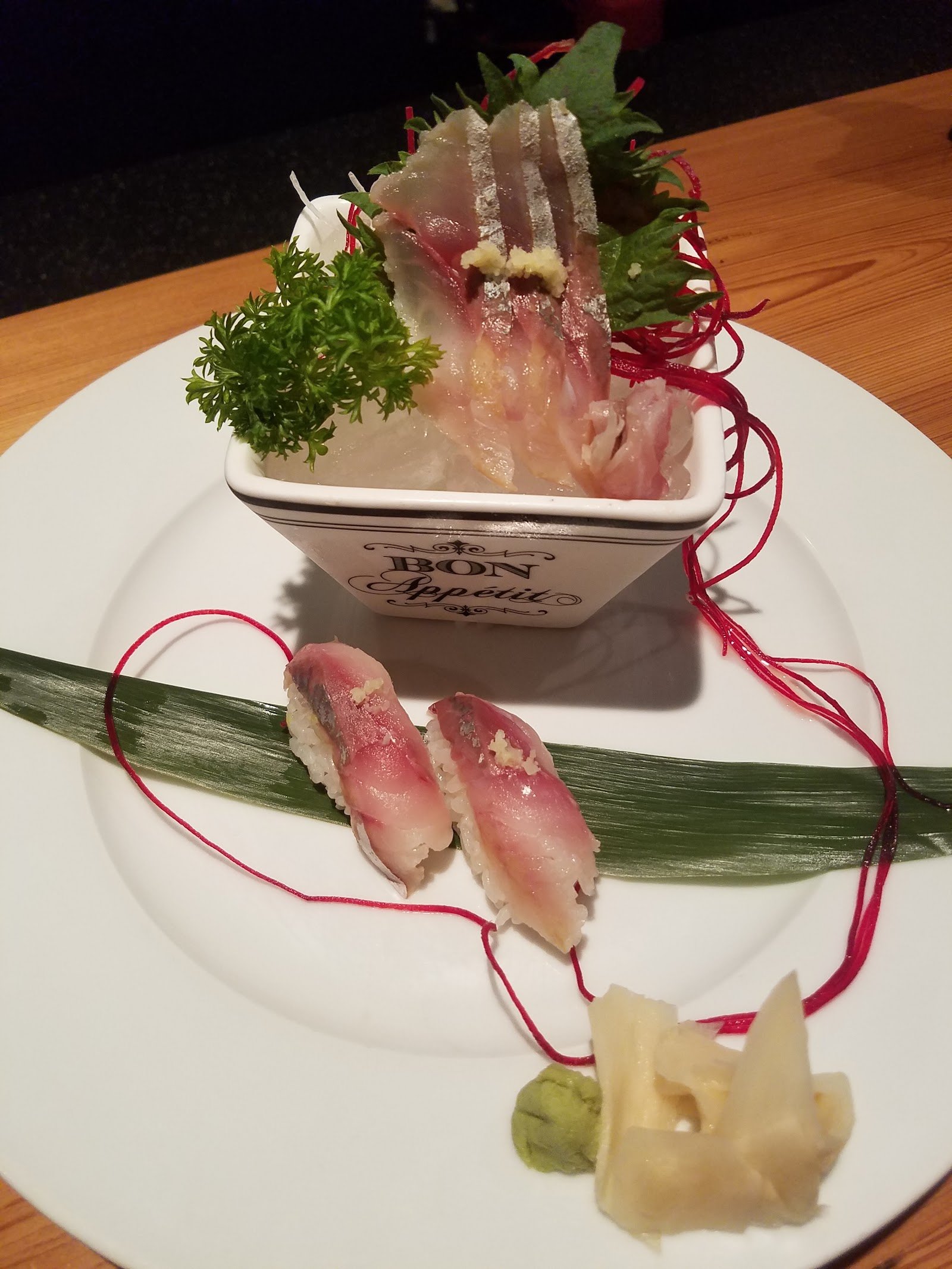 Izzy | Pub • Sushi Bar