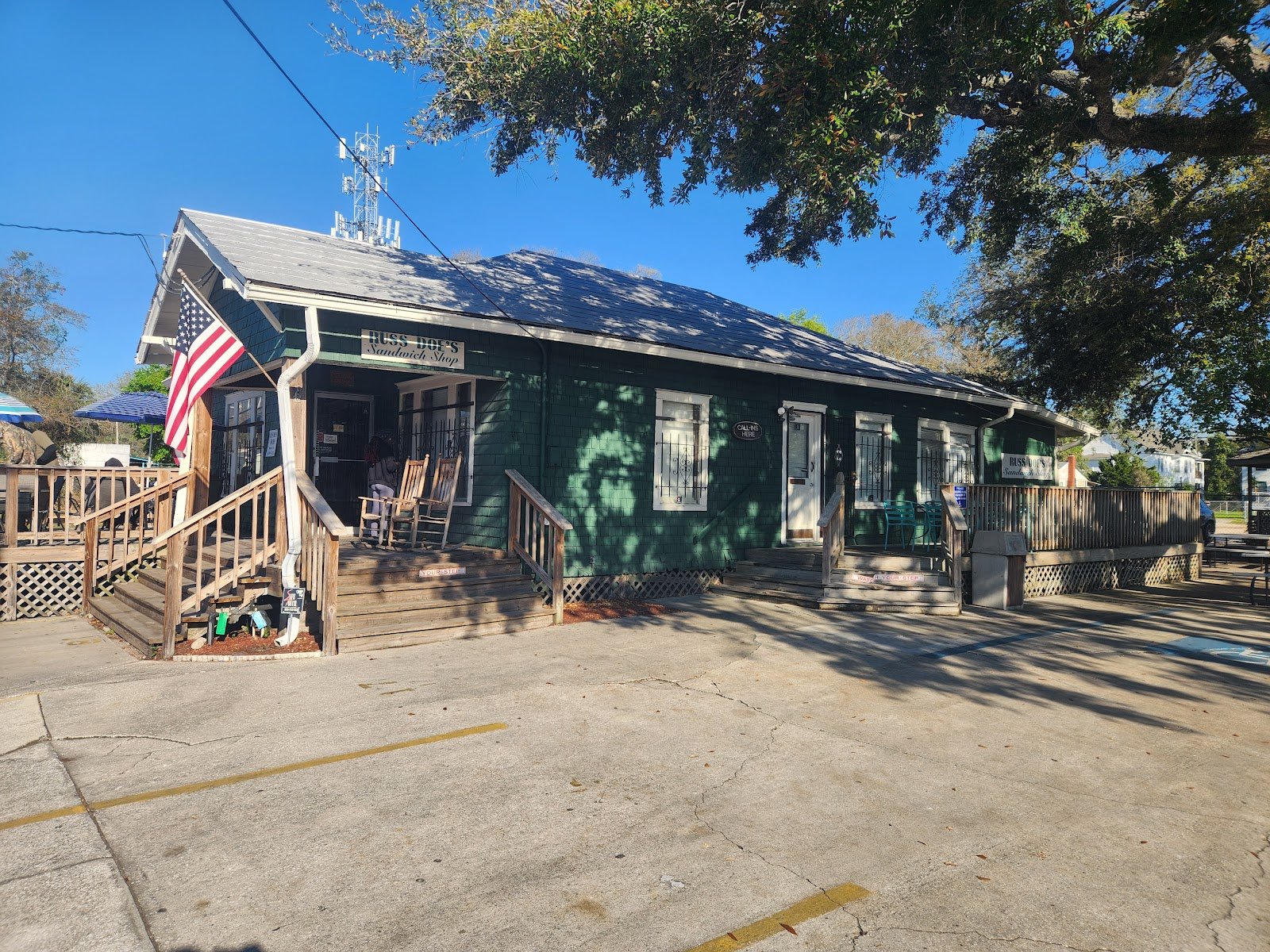 Russ-Doe's Sandwich Shop